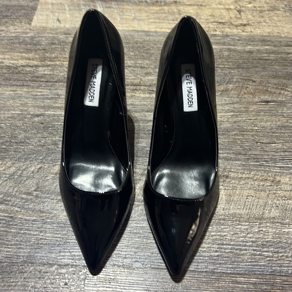 Steve Madden - Picture 4 of 7